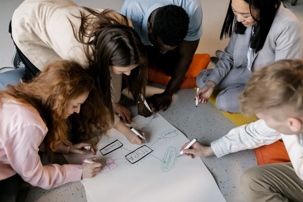 Le senjeux du travail sont aussi des enjeux de communication agence Initiale agence RP à Paris et à Bordeaux