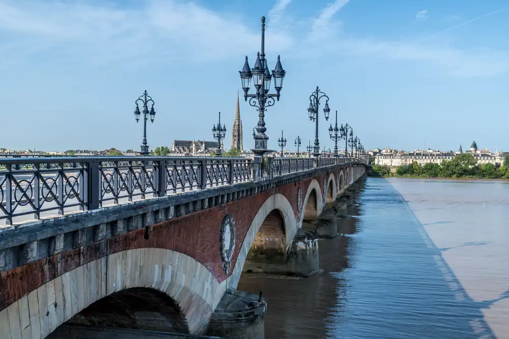 Photo bordeaux agence Initiale agence relations presse et communication