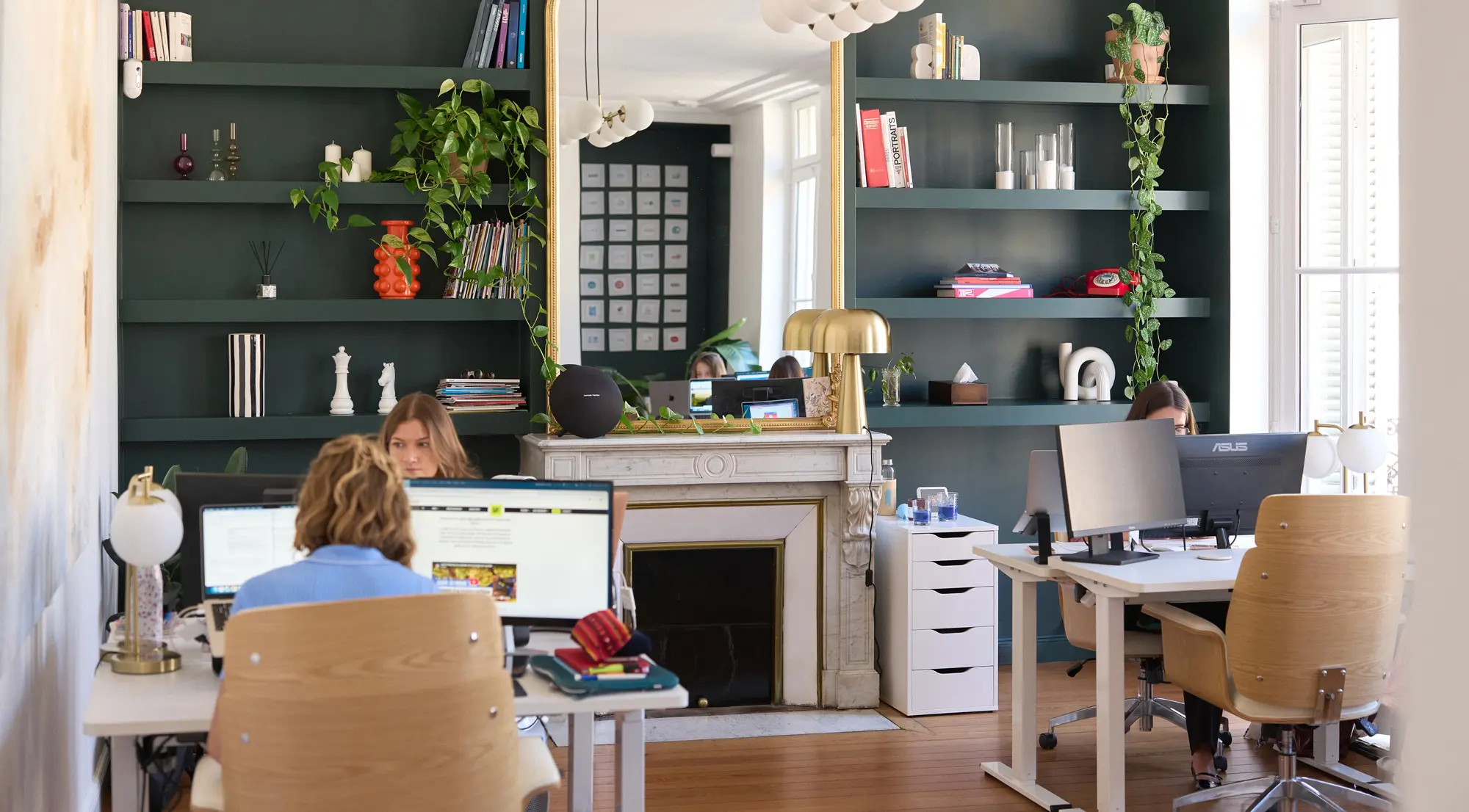 Photo bureaux , agence Initiale, agence de relation presse à Bordeaux et à Paris